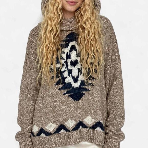 Abercrombie & Fitch Sweaters - Vintage Abercrombie Knit Hooded Sweater.